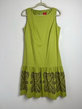 Oscar de la Renta Size 6 Lime Chartreuse Embroidered Hem Sleeveless Shift Dress